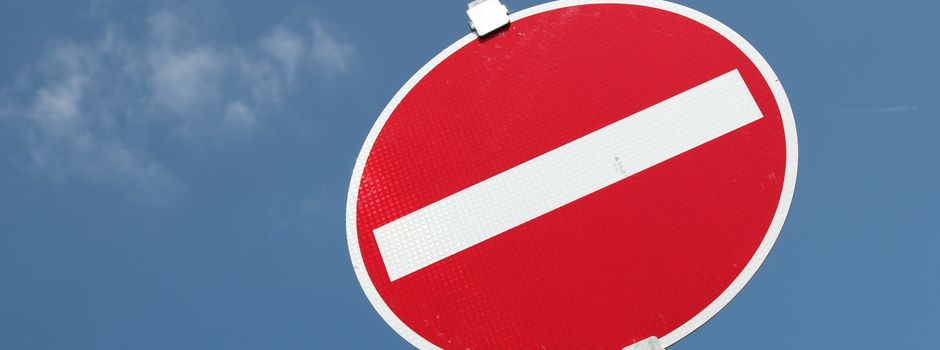 Unbekannte stehlen Verkehrszeichen