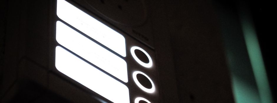 Haustürbetrüger bestehlen Wiesbadener in ihren Wohnungen