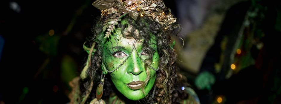 Zauberhaftes Halloween für die ganze Familie mit Feuer- und LED-Show