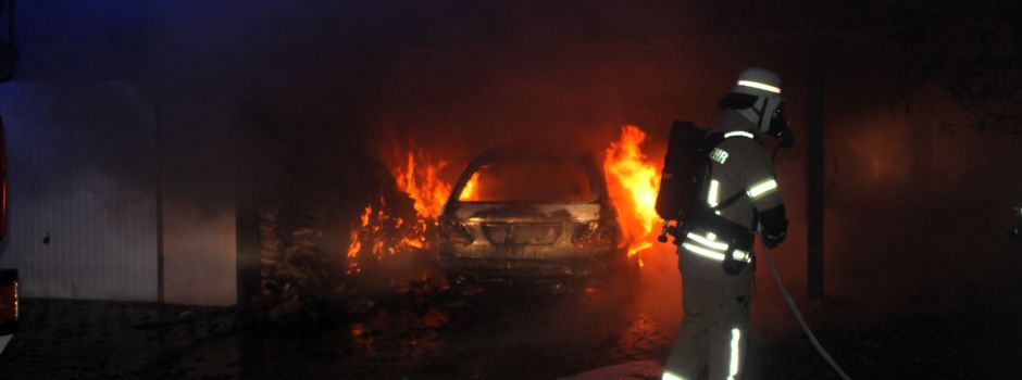 Weiterer Pkw in Flammen