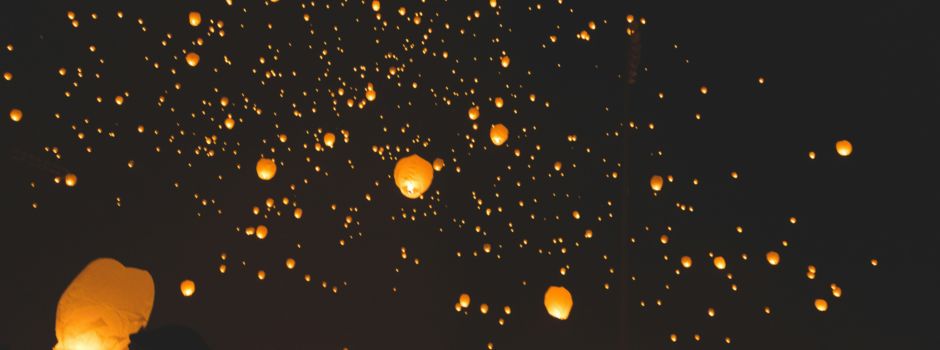 Zeigt uns eure Laternen - und mit etwas Glück erzählt euch Paulchen Bär tolle Weihnachtsgeschichten