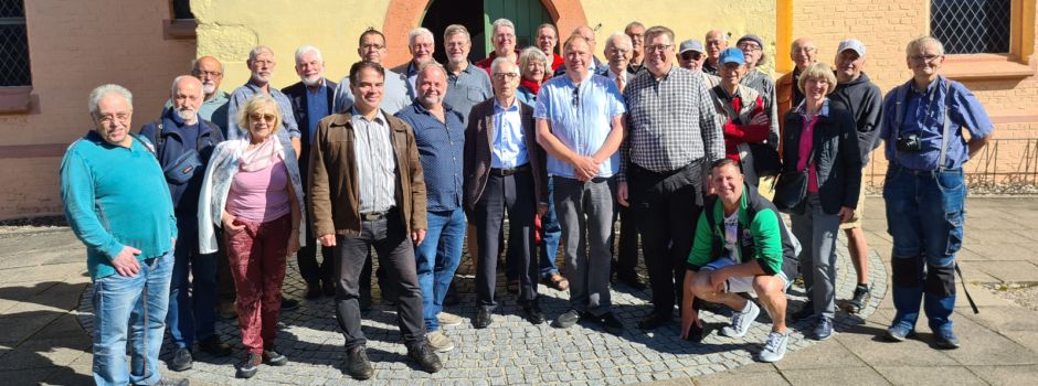 Institution des Kartonmodellbaus beehrt Mondorf und den KC Kallboys