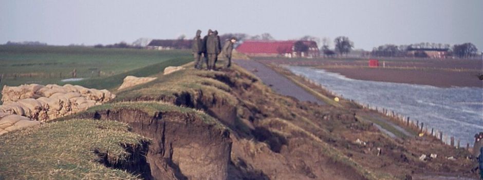Bildungsreise zur Sturmflut 1976: Elbdeichgrafen und REL-Gruppe besuchen Sonderausstellung in Meldorf