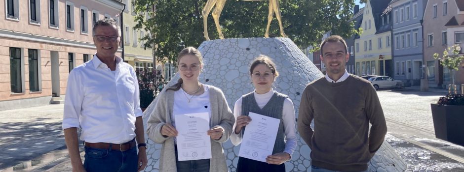 Herausragende Prüfungsergebnisse - Auszubildende der Stadt Hirschau sehr gut!