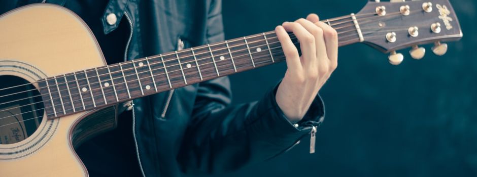 Gitarrensolist Oliver Baum gibt Muttertagskonzert in der Alten Mälzerei