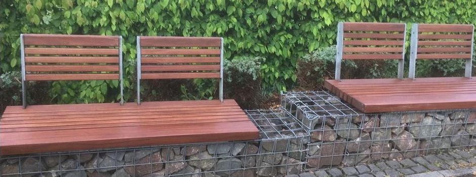 Neue gemachte Sitzgelegenheiten am Friedhof.