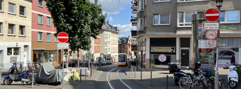 Wegen Unfall: Gaustraße voll gesperrt