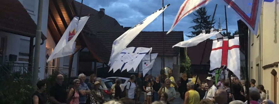 Rückblick: Stationentheater „Die Rückkehr nach Canossa“ (17.8.) und Konzert „Hello Miss“ (20.8.)