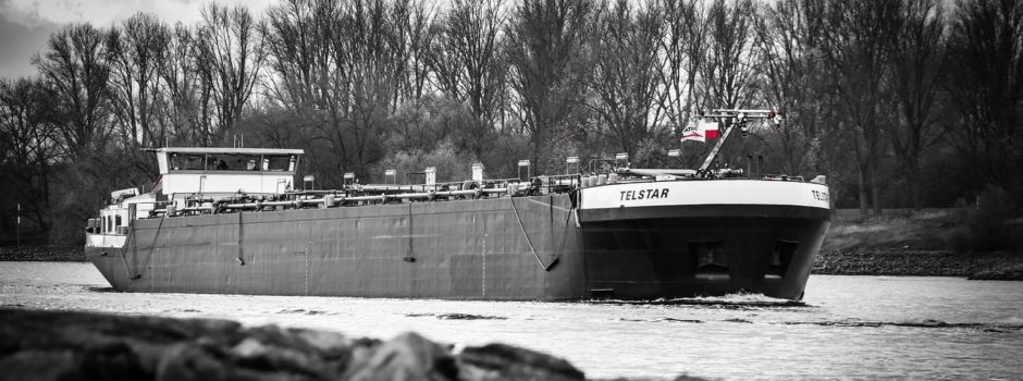 Güterschiff kappt Stromleitungen über der Mosel