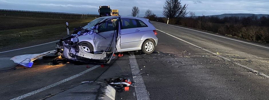 Mann bei Unfall mit Lkw lebensgefährlich verletzt