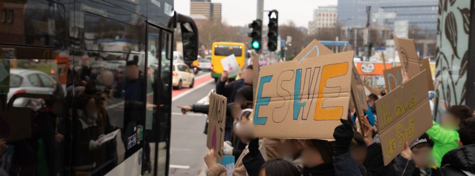 Rührende Aktion: Wiesbadener Schüler danken Busfahrern