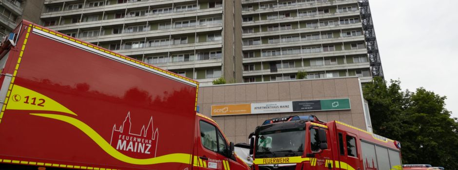 Großeinsatz für Mainzer Feuerwehr: Mehrere Menschen bei Brand verletzt