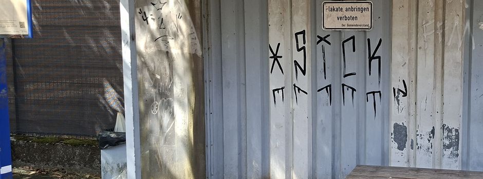 Schmierereien an der Bushaltestelle im OT Wohra