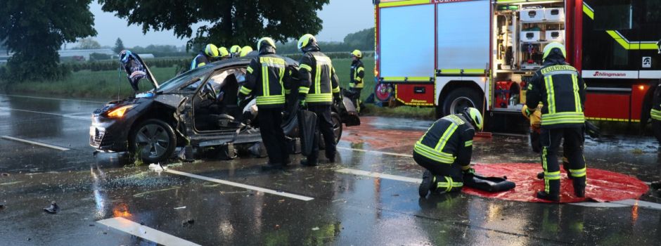 Schwerer Verkehrsunfall mit Elektroauto in Troisdorf-Bergheim