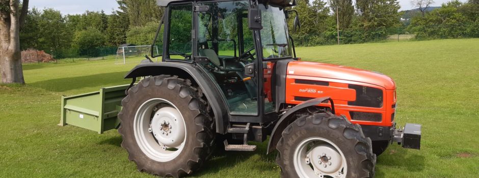 Ortsgemeinde Lochum erwirbt neuen Gemeindetraktor