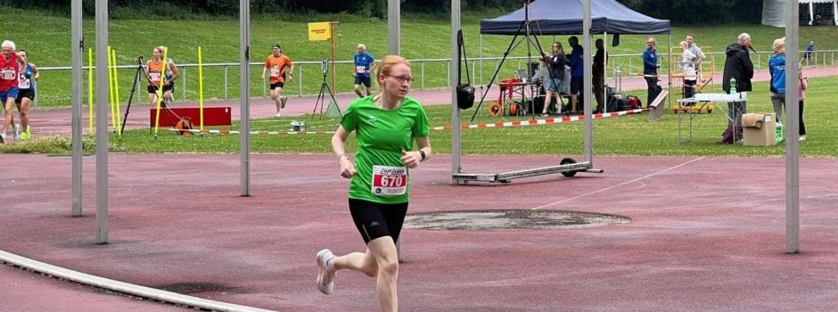 Anne-Carin Maron gewinnt über 1.500 Meter