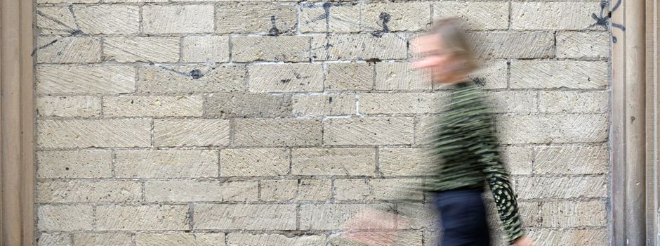 Putzkräfte wischen bekanntes Kunstwerk weg