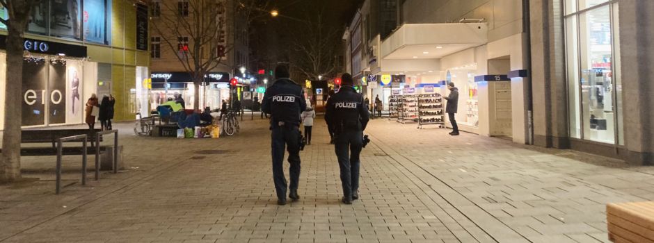 Polizisten in Arm gebissen und ins Gesicht geschlagen: Teenager-Duo dreht durch