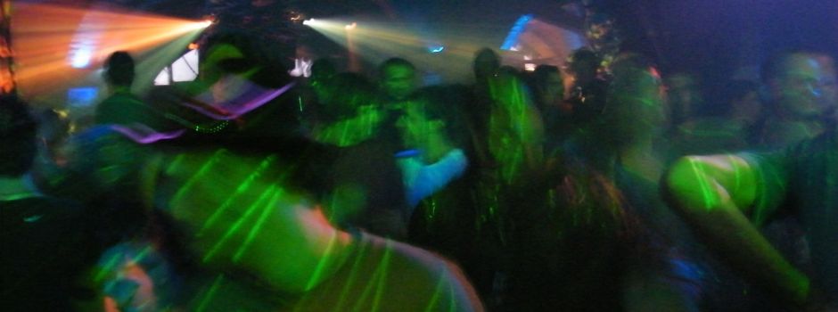 Verletzte bei Open-Air-Party in Mainz: Aggressive Gäste greifen Einsatzkräfte an