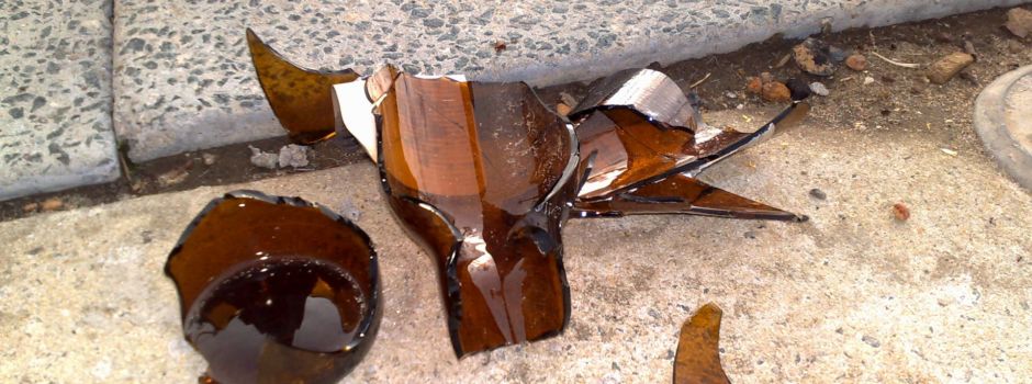 15-Jähriger brutal verprügelt und mit Glasflasche in Rücken gestochen