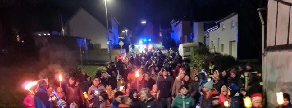 Martinszug mit Martinsfeuer