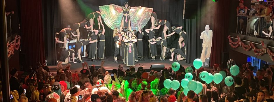 1300 Jecken feiern auf dem AKK-Schängelschiff in Koblenz