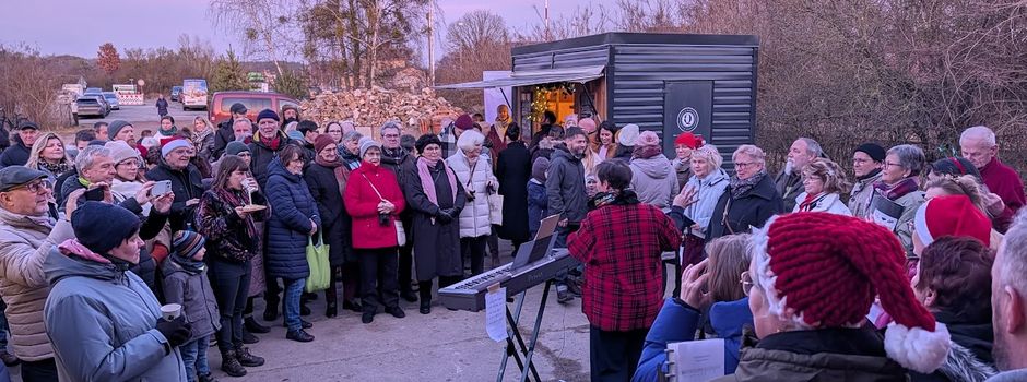 Neu-Wesenberger Max und Luzi überwältigt vom Ansturm auf ihren Weihnachtsmarkt