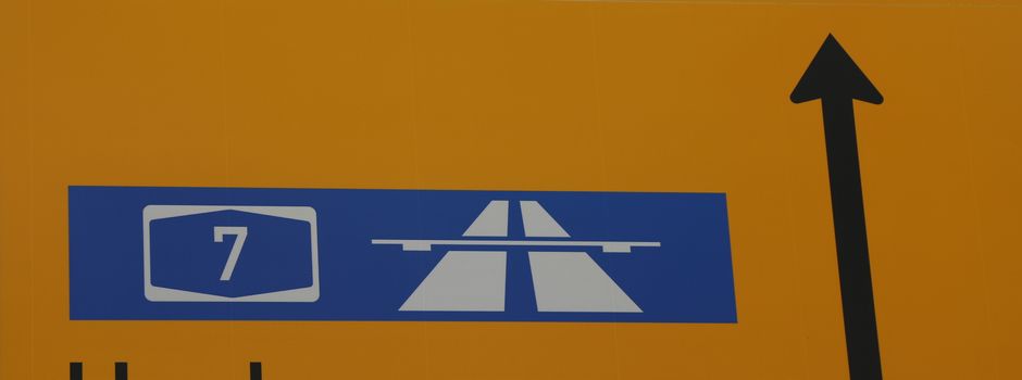 Platzrandstraße geöffnet