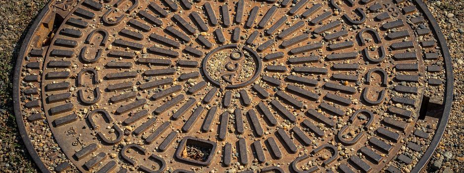 85 Gullydeckel geklaut: Drei Jahre Haft für 37-Jährigen aus Raum Koblenz