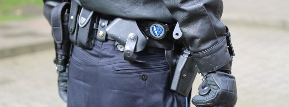 22jähriger greift Polizisten an
