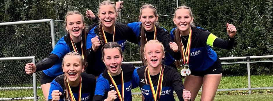 Triple perfekt für Faustballerinnen