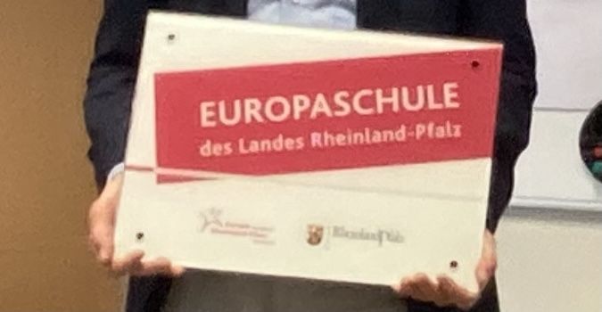 Landrätin gratuliert der IGS Nieder-Olm zur Europaschule