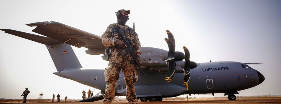 Rüstung statt Sozialleistungen? Streit über Prioritäten