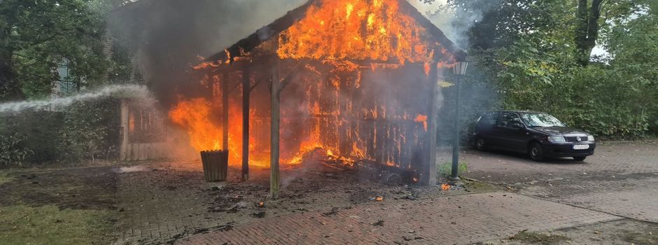 Unterstand am Bürgerhaus Oldendorf brennt 