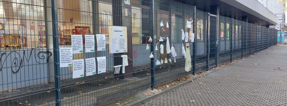 Stadt Mainz reagiert auf „Gabenzaun“ an Stadtbücherei