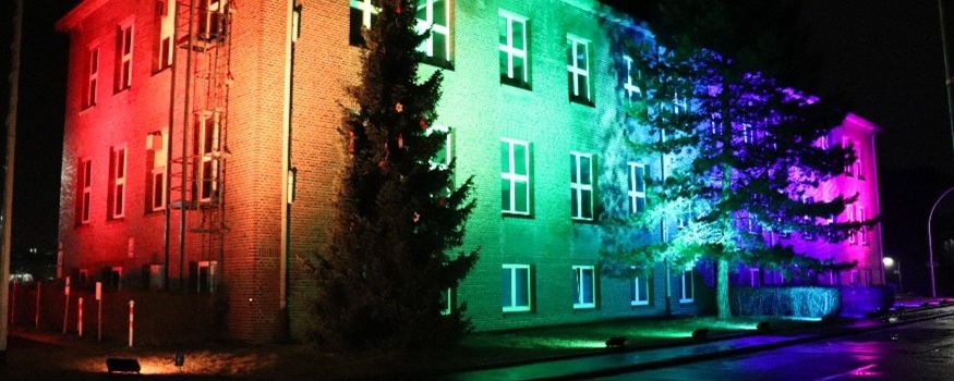 Lülsdorf: Evonik setzt (Leucht-)Zeichen gegen Hass und Intoleranz