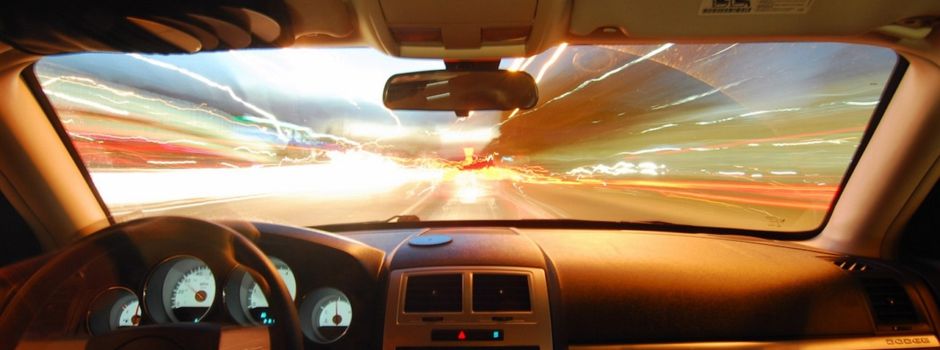 1,3 Promille: Autofahrer überschlägt sich mehrfach bei Waldsee