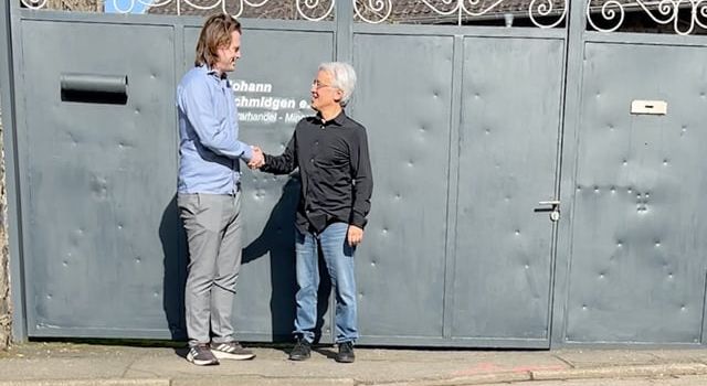 FDP-Landtagskandidat Peter Tsao-Adolphs bei Landhandel Schmidgen