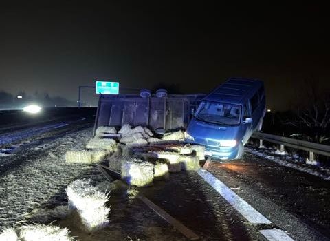 Strohballen legen A3 bei Wiesbaden lahm