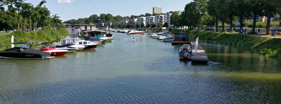 Betrunkene schwimmen im Rhein – und müssen Polizeieinsatz bezahlen