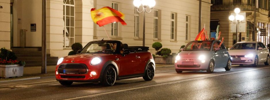 Spanien-Fans feiern mit Autokorsos in Wiesbaden