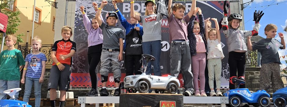 Bobbycar-Rennen brachte den Alten Markt wieder zum Beben 