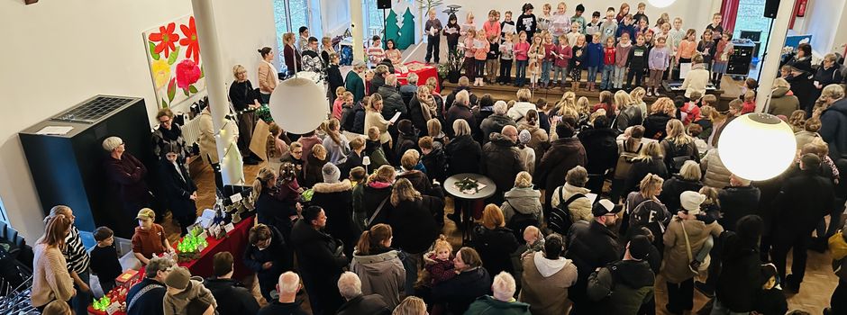 Weihnachtsmarkt der Josefschule begeistert trotz Regenwetters