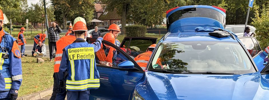 Jugendliche Brandschützer in Action