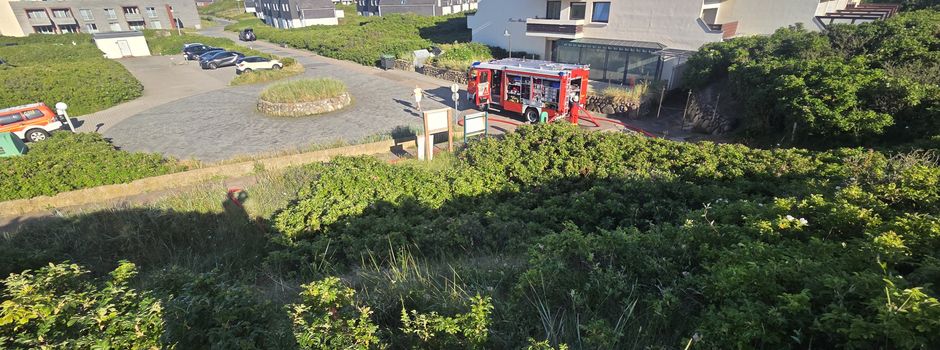 Feuerwehr Hörnum übt Löschangriff am Landfein