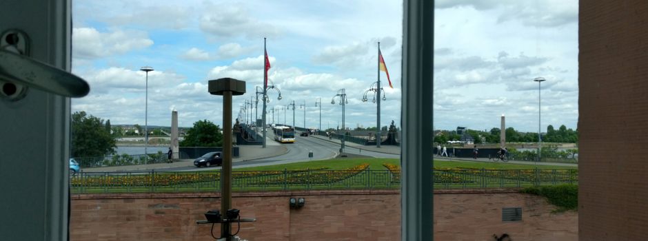 Sperrung an der Theodor-Heuss-Brücke