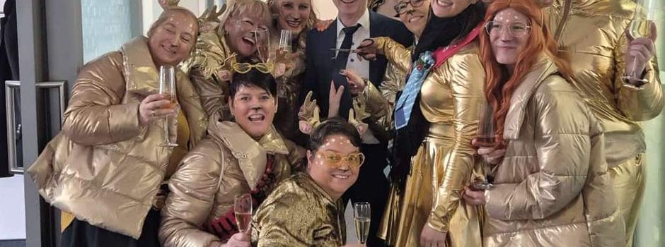 Vorsicht, wenn die Narrhalla-Hirschis auf Krawattenjagd sind