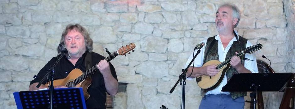 Folk-Klänge im Gewölbekeller: „German Geordies“ und Thomas Winkler gastieren in Oppenheim