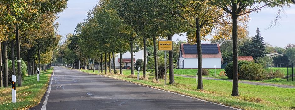 Ortseingangsschild versetzt