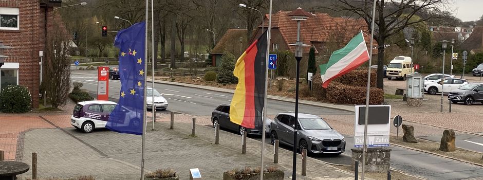 Warum hängt heute Trauerbeflaggung u. a. vor dem Rathaus?